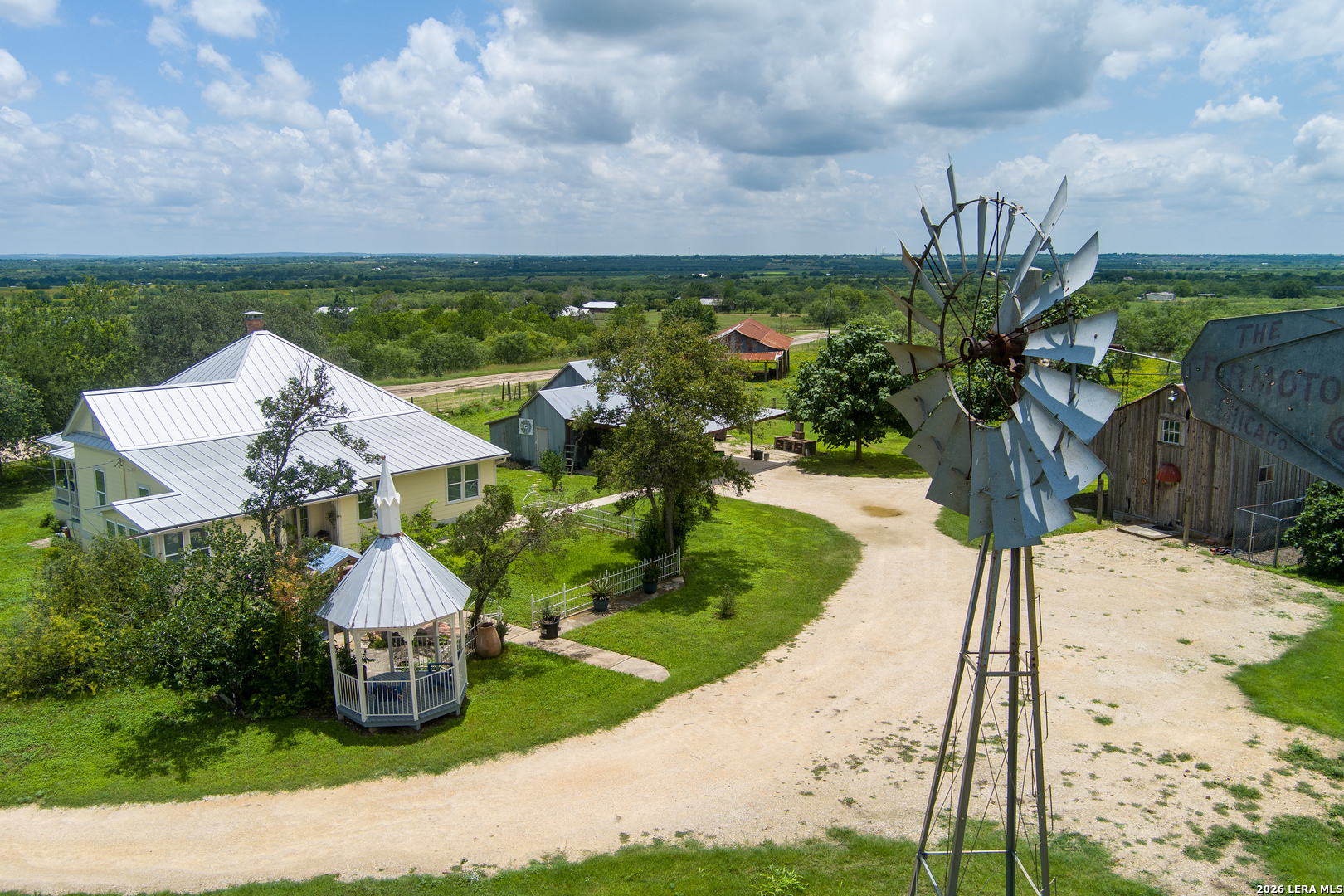 4515 Stapper Road St. Hedwig, TX 78152 - Photo 63 of 64 a view of a garden