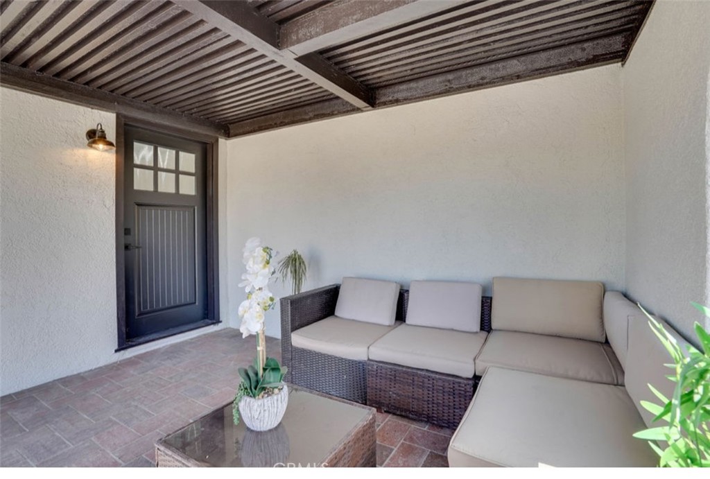 4141 California Norco, CA 92860 - Photo 5 of 28 a living room with furniture