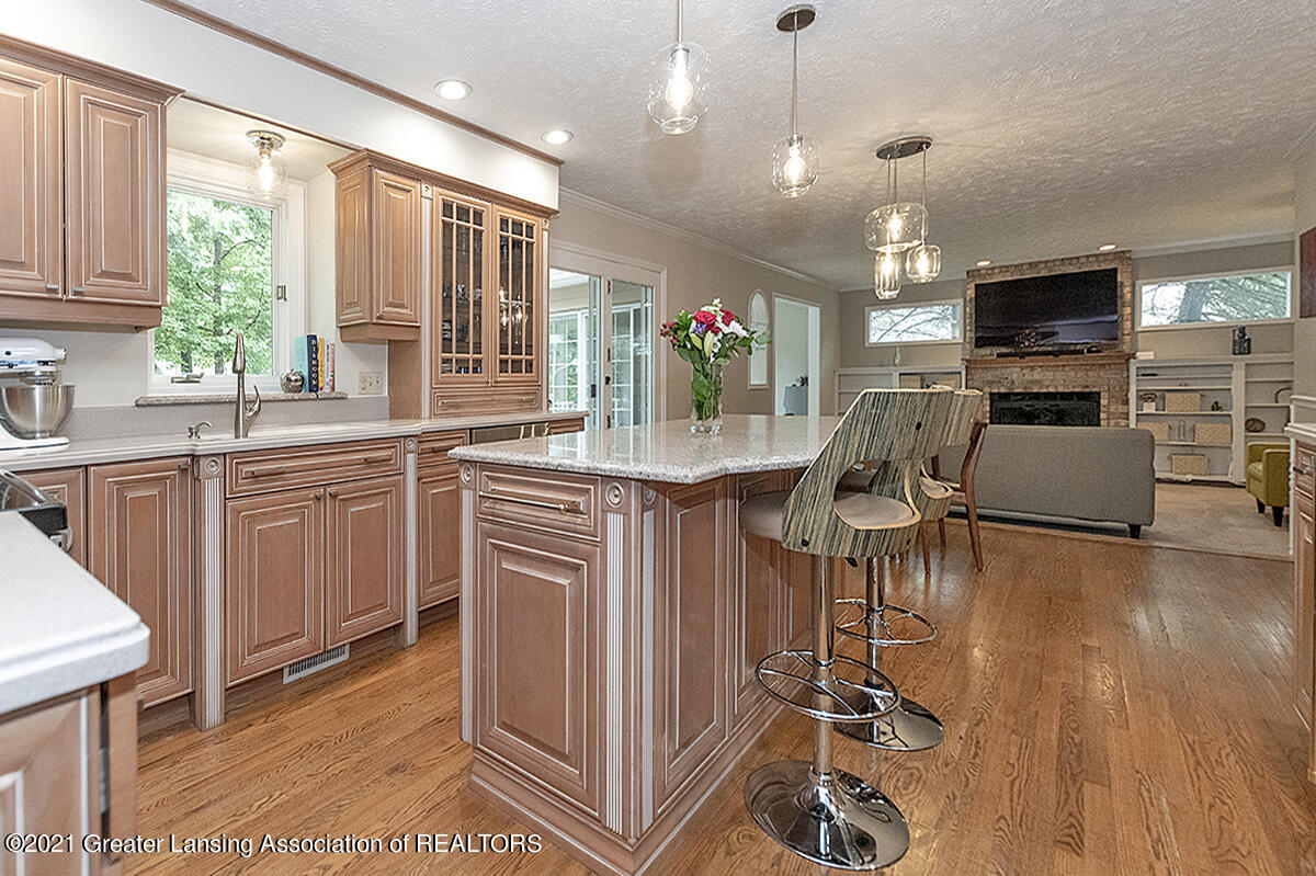 2529 Dustin Road Okemos, MI 48864 - Photo 12 of 43 11
