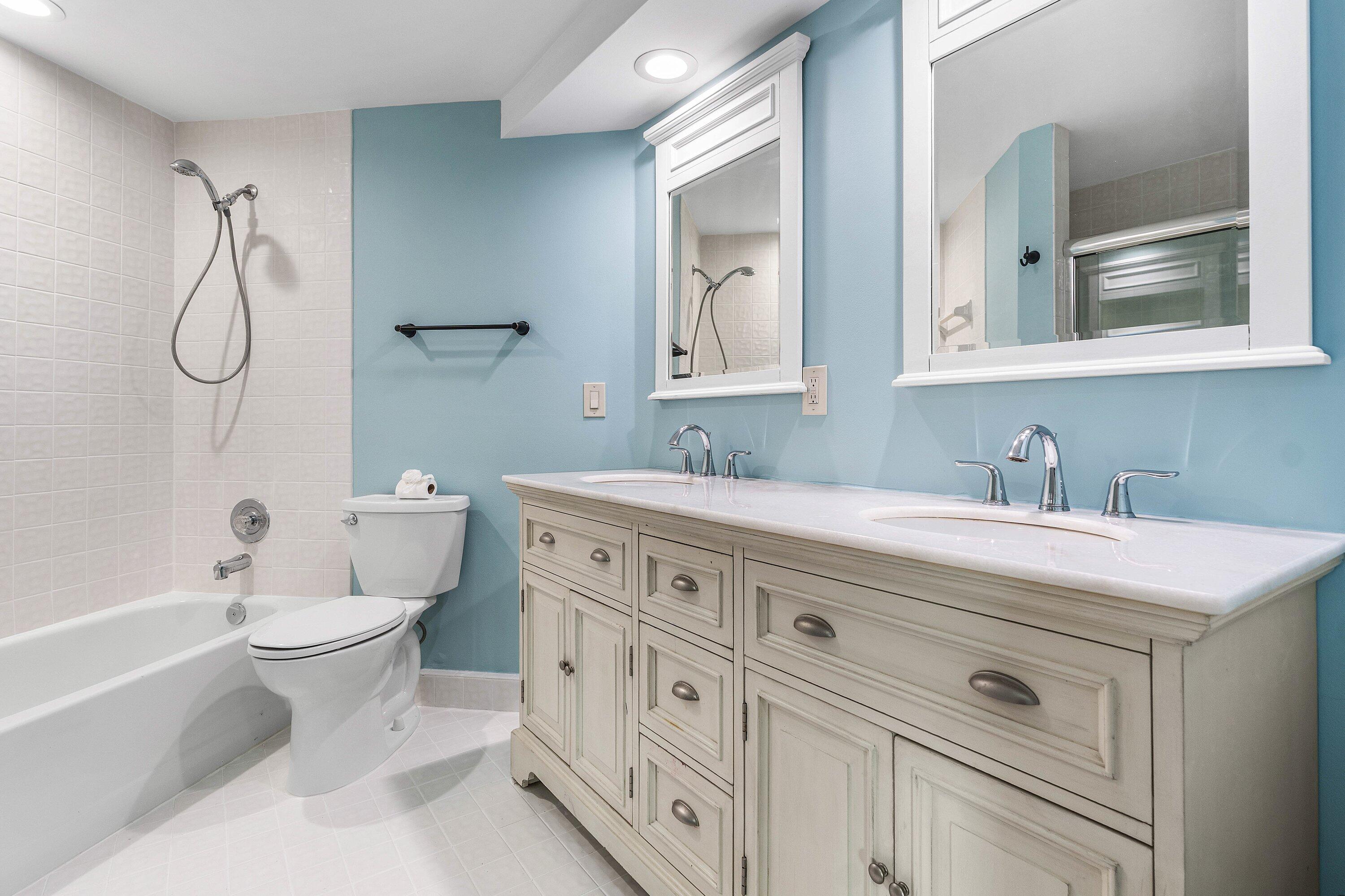 23140 Island View, Unit 1 Boca Raton, FL 33433 - Photo 14 of 22 Bathroom