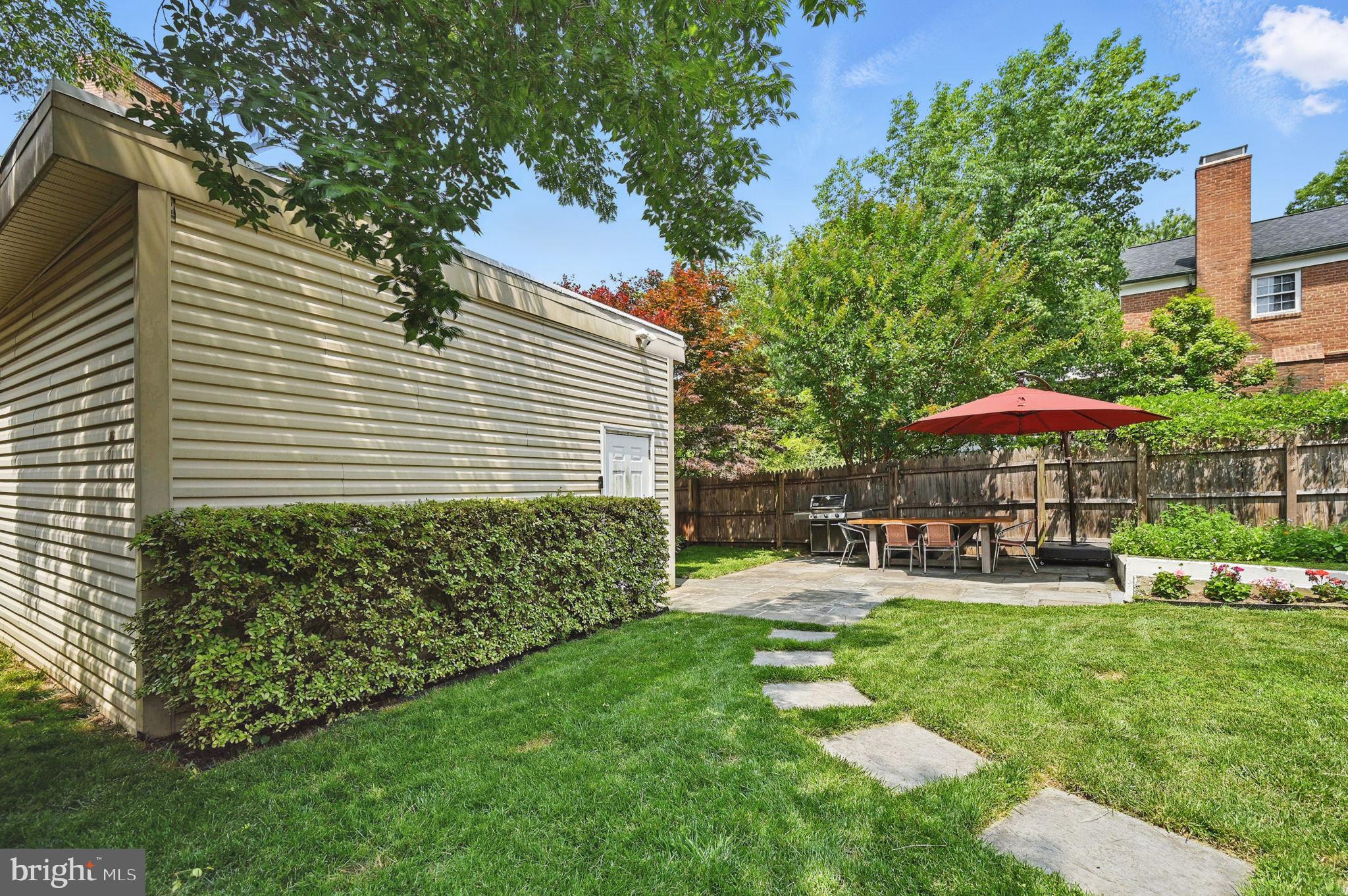 1646 Foxhall Road Northwest Washington, DC 20007 - Photo 13 of 19 Gallery Image 13