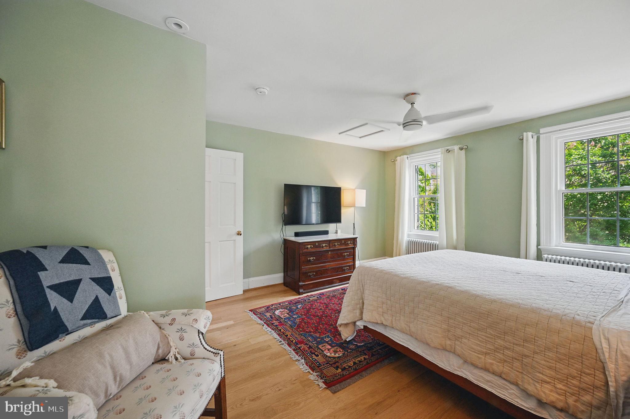1646 Foxhall Road Northwest Washington, DC 20007 - Photo 9 of 19 Gallery Image 9