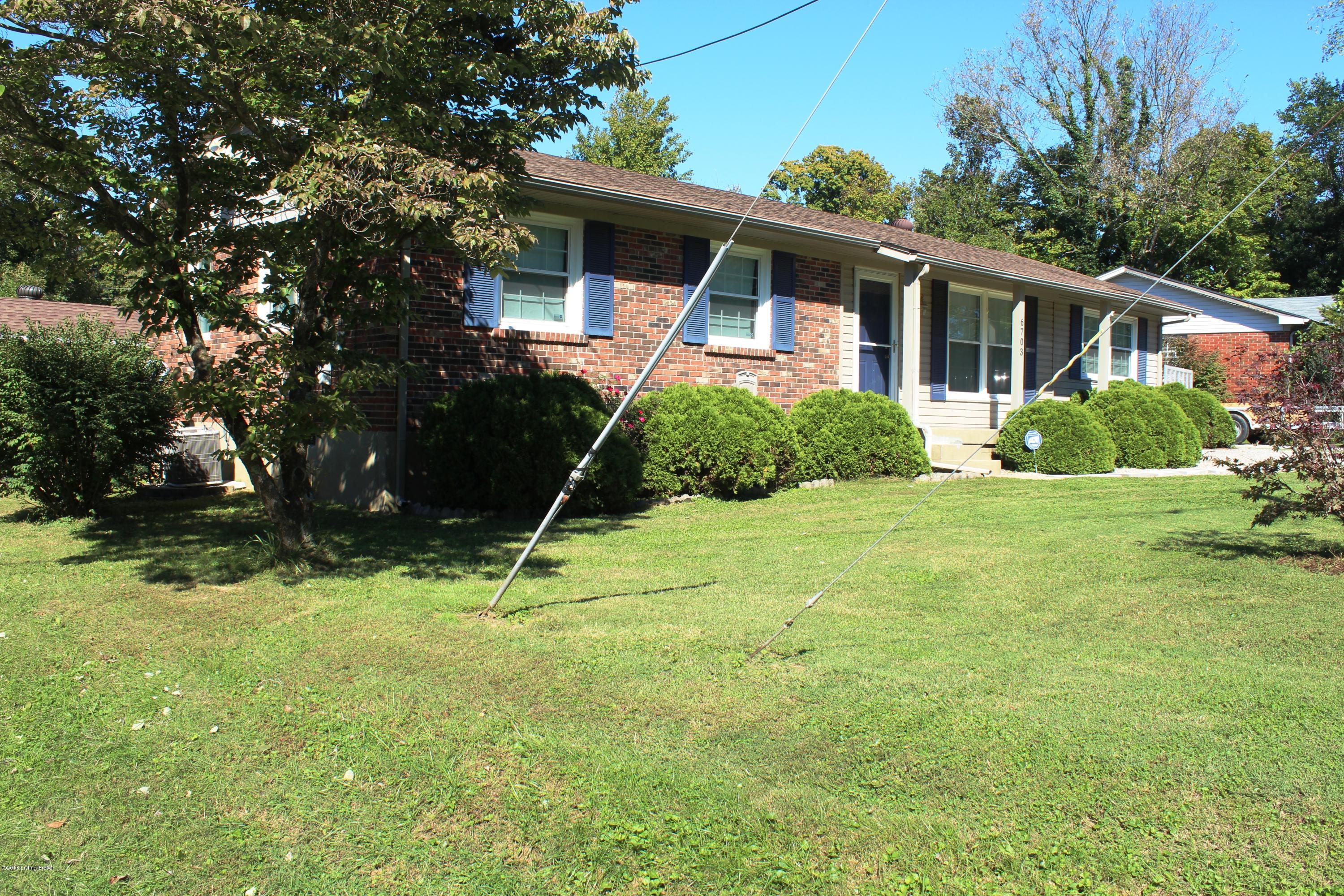 6703 Robin Road Crestwood, KY 40014 - Photo 3 of 35 035