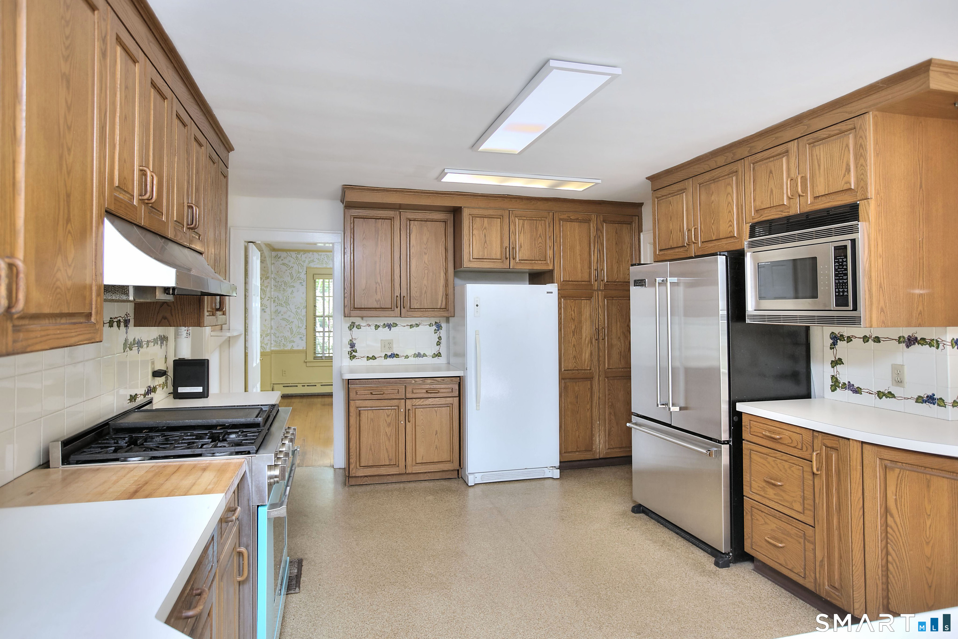 533 North Benson Road Fairfield, CT 06824 - Photo 30 of 40