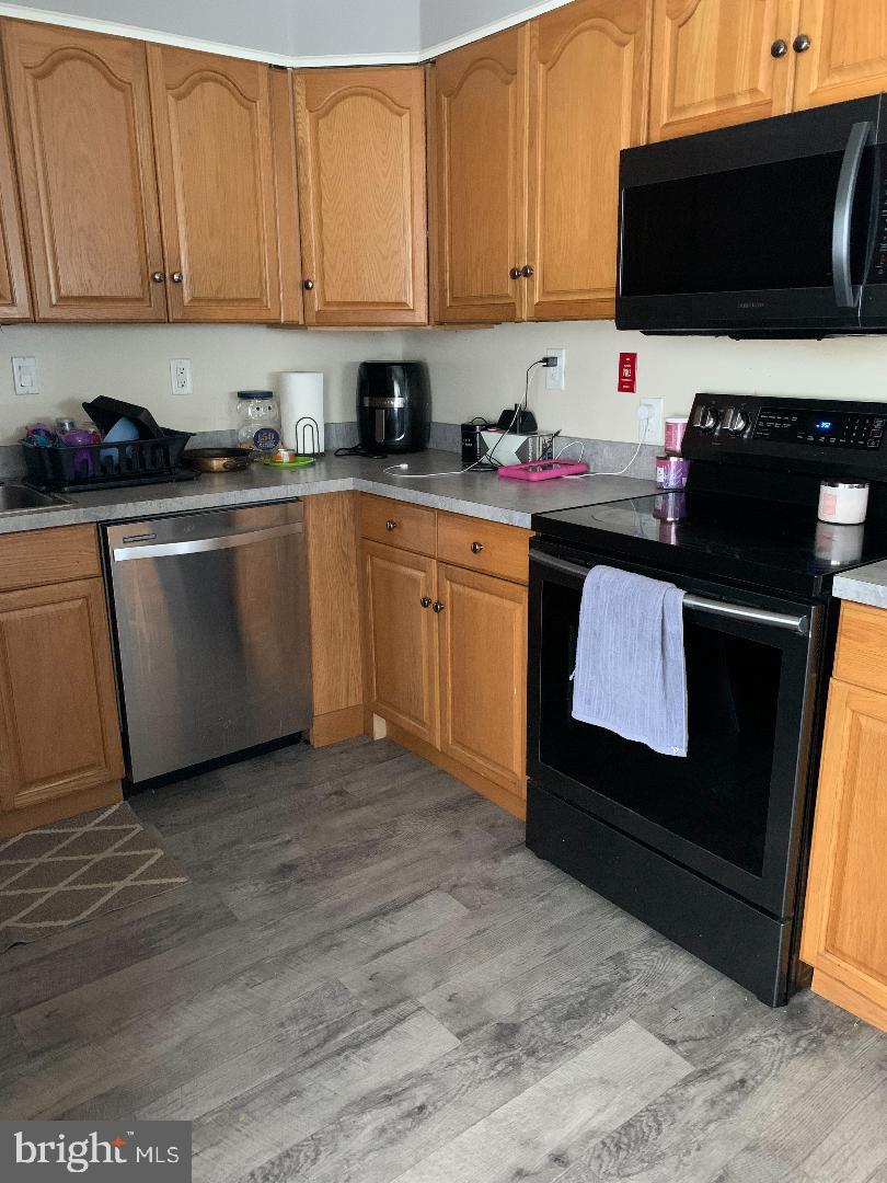 27 Middle Road Levittown, PA 19056 - Photo 10 of 22 Gallery Image 10