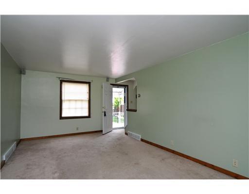 1042 McCoy Road McKees Rocks, PA 15136 - Photo 2 of 18 Living Room.