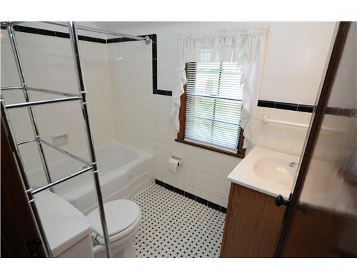 1042 McCoy Road McKees Rocks, PA 15136 - Photo 14 of 18 Full Bath.