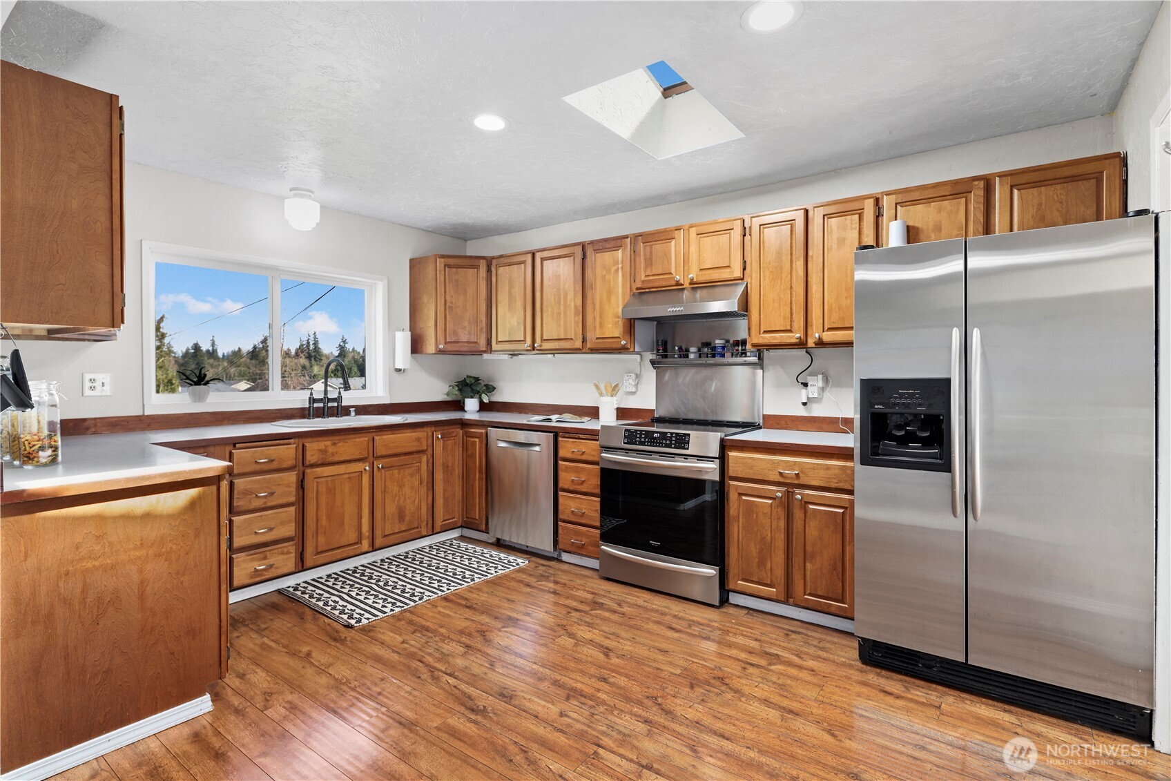 23022 7th Avenue Southeast Bothell, WA 98021 - Photo 8 of 29