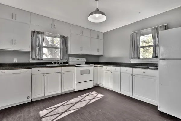 $435,000 | 1233 7th Street, Hudson, WI 54016