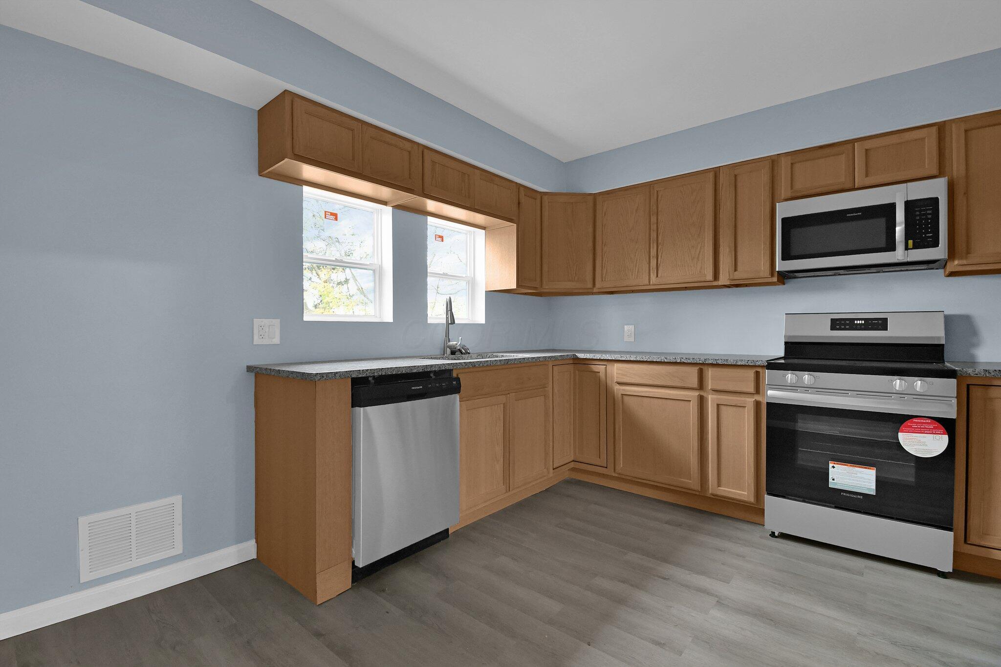 4730 Westerville Road Columbus, OH 43231 - Photo 9 of 35 Kitchen