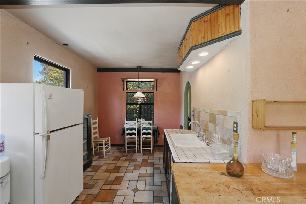 4579 University Riverside, CA 92501 - Photo 29 of 44 kitchen