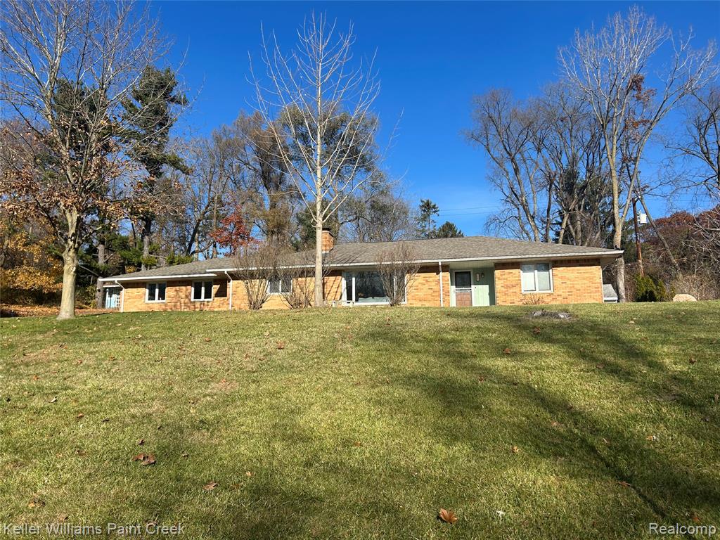 176 Perrydale Street Rochester Hills, MI 48306 - Photo 1 of 23