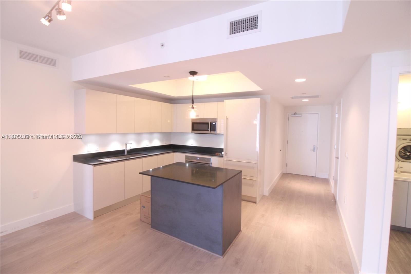 1010 Brickell Avenue, Unit 3509 Miami, FL 33131 - Photo 3 of 18