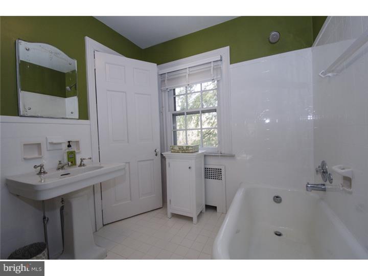 208 Hilldale Road Villanova, PA 19085 - Photo 16 of 23 Bathroom