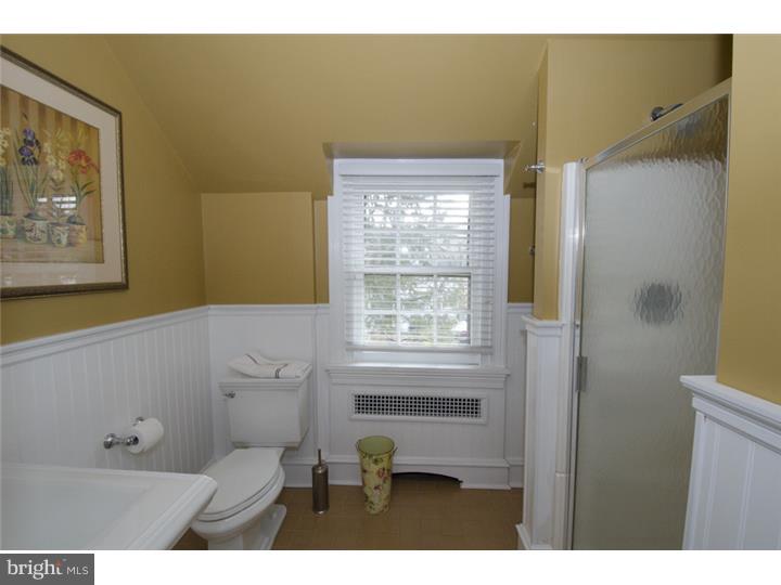 208 Hilldale Road Villanova, PA 19085 - Photo 20 of 23 Bathroom