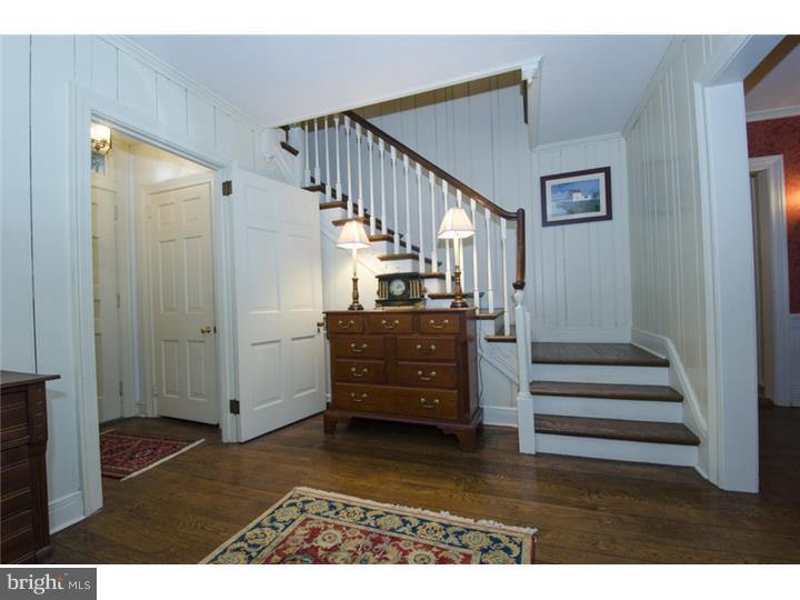 208 Hilldale Road Villanova, PA 19085 - Photo 3 of 23 Foyer