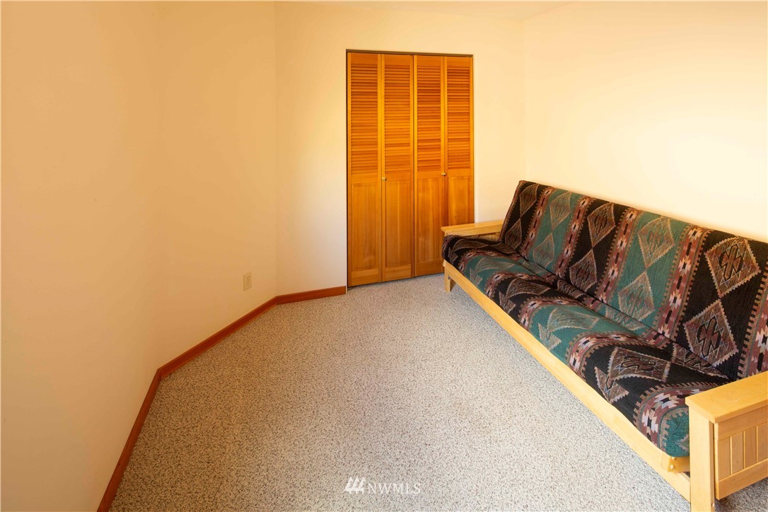 16 French Creek Road Pateros, WA 98846 - Photo 20 of 37 a view of a room with furniture and a window