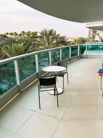 $1,175,000 | 9401 Collins Avenue, Unit 401, Surfside, FL 33154