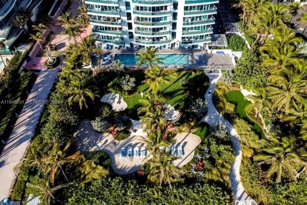 a view of a multi story building