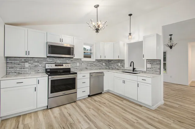 $194,900 | 216 South Center Street, Stockbridge, MI 49285