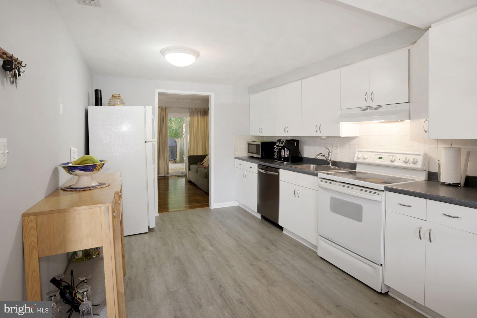 9768 Basket Ring Road Columbia, MD 21045 - Photo 5 of 27 Kitchen