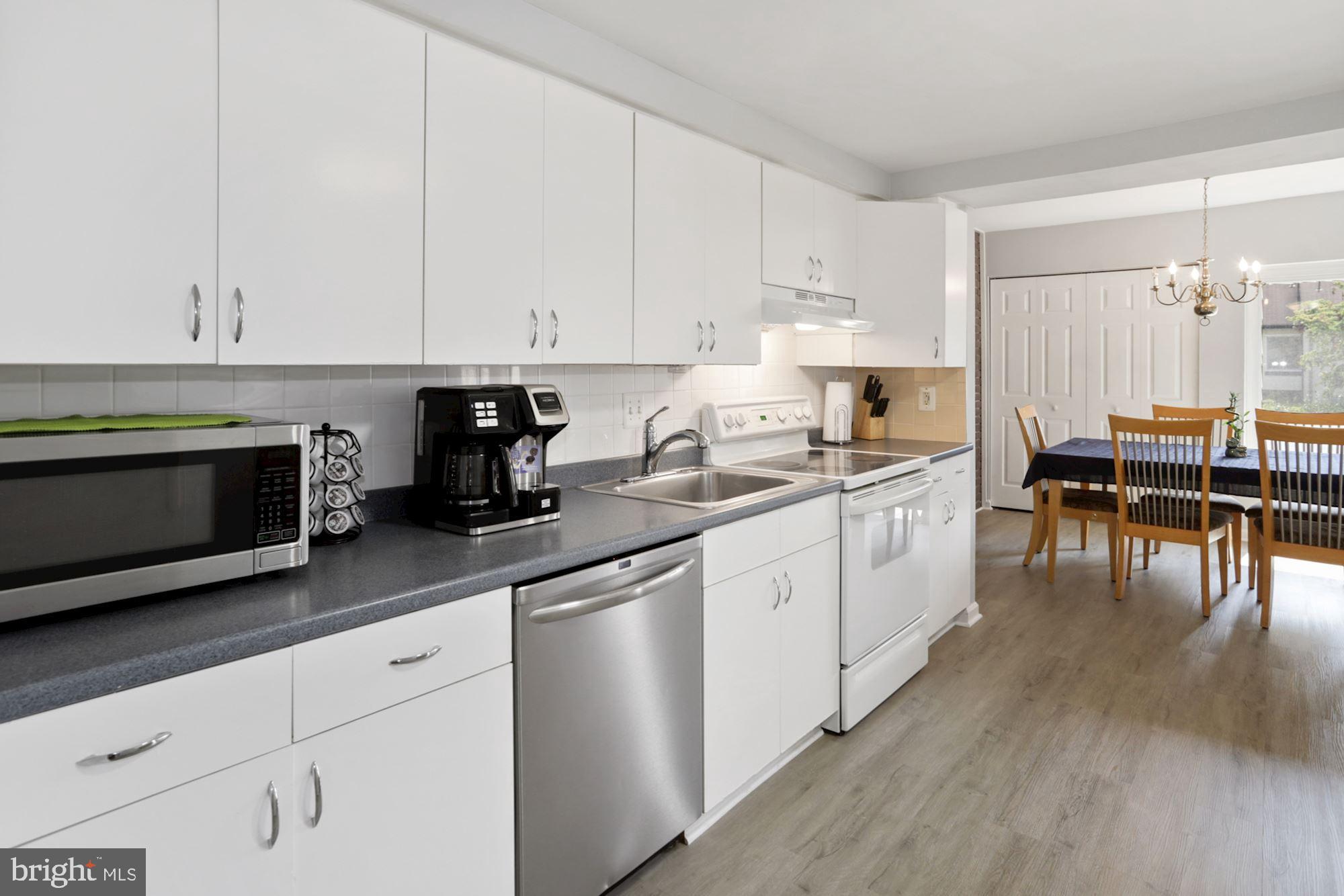 9768 Basket Ring Road Columbia, MD 21045 - Photo 7 of 27 Kitchen