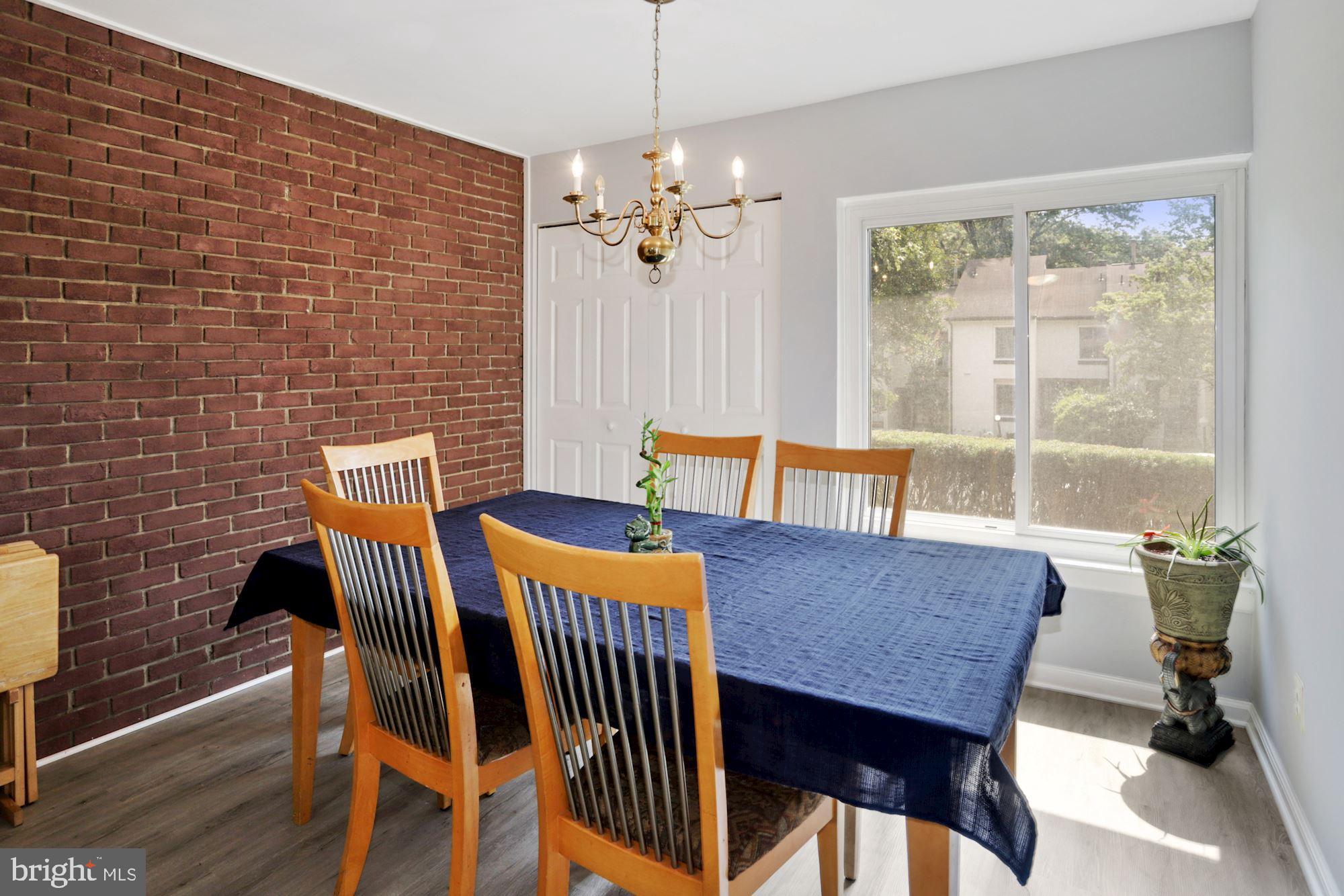 9768 Basket Ring Road Columbia, MD 21045 - Photo 8 of 27 Eat-in kitchen area
