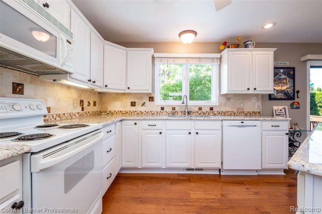 3196 Fairgrove Terrace Rochester Hills, MI 48309 - Photo 8 of 41