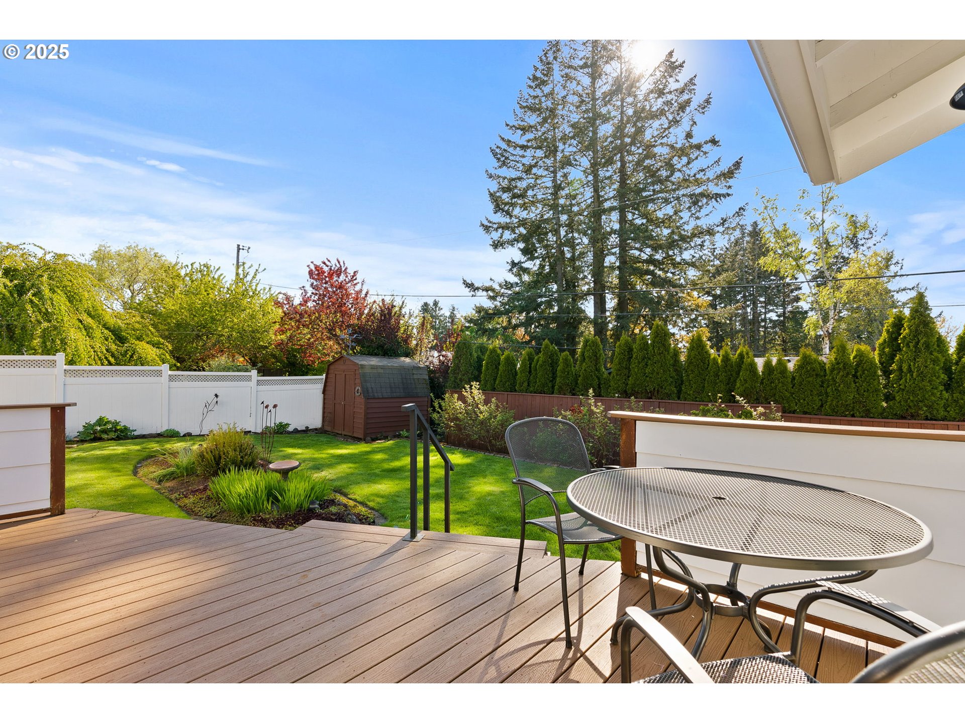 1055 Southeast 214th Avenue Gresham, OR 97030 - Photo 31 of 38 a view of a chairs and table in the patio