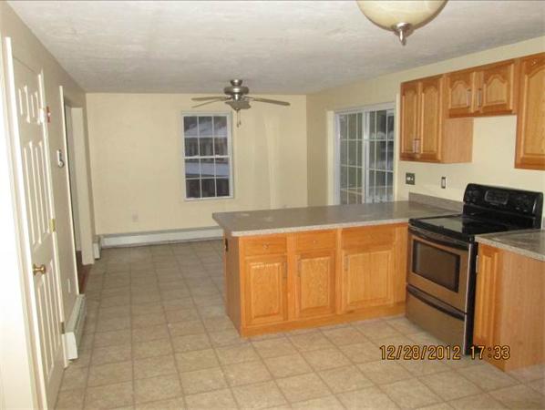 128 Mashapaug Road Sturbridge, MA 01566 - Photo 3 of 7