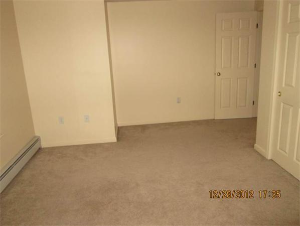 128 Mashapaug Road Sturbridge, MA 01566 - Photo 6 of 7