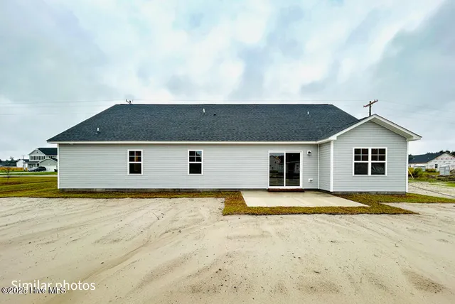 $338,900 | 305 Cotton Hl Place, Hubert, NC 28539