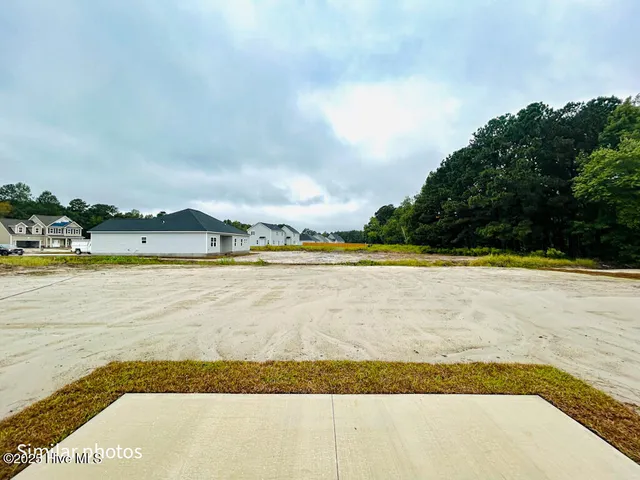 $338,900 | 305 Cotton Hl Place, Hubert, NC 28539