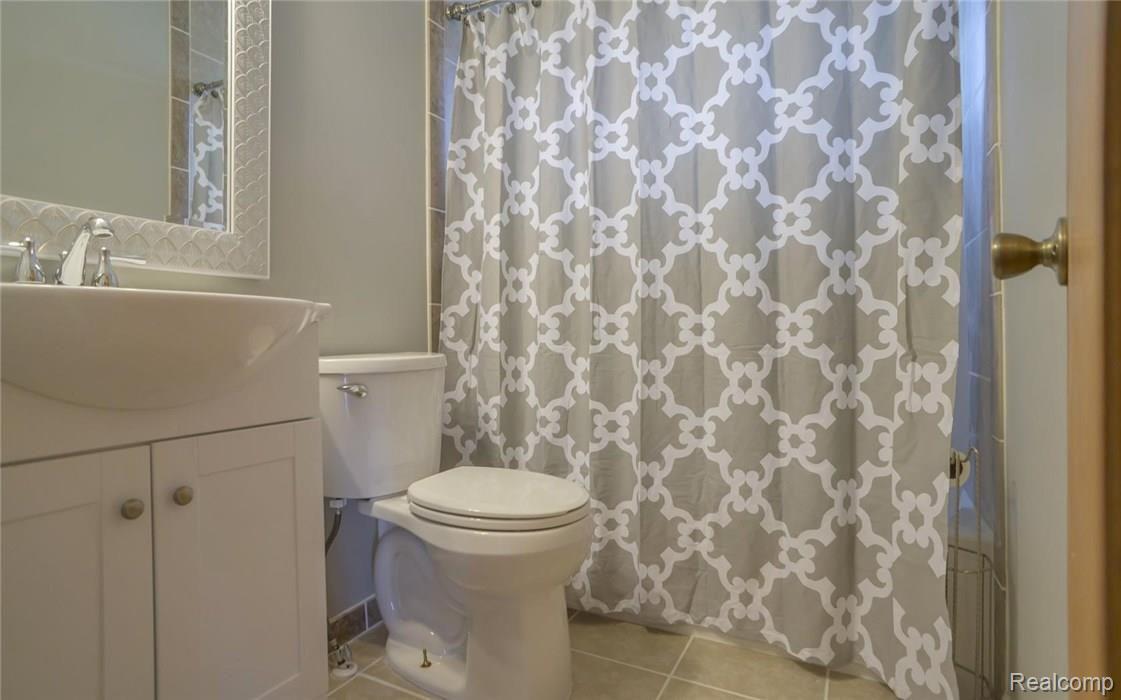 19 Triangle Lake Road Howell, MI 48843 - Photo 16 of 20 19 Triangle Lake 016.jpg