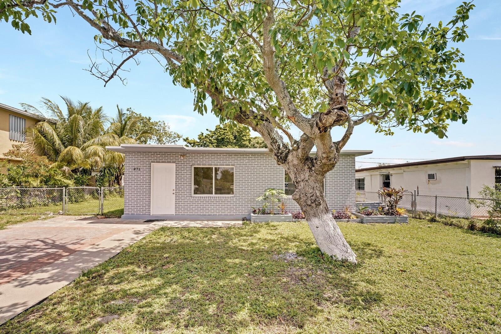 871 East 14th Street Hialeah, FL 33010 - Photo 16 of 16 Photo 16