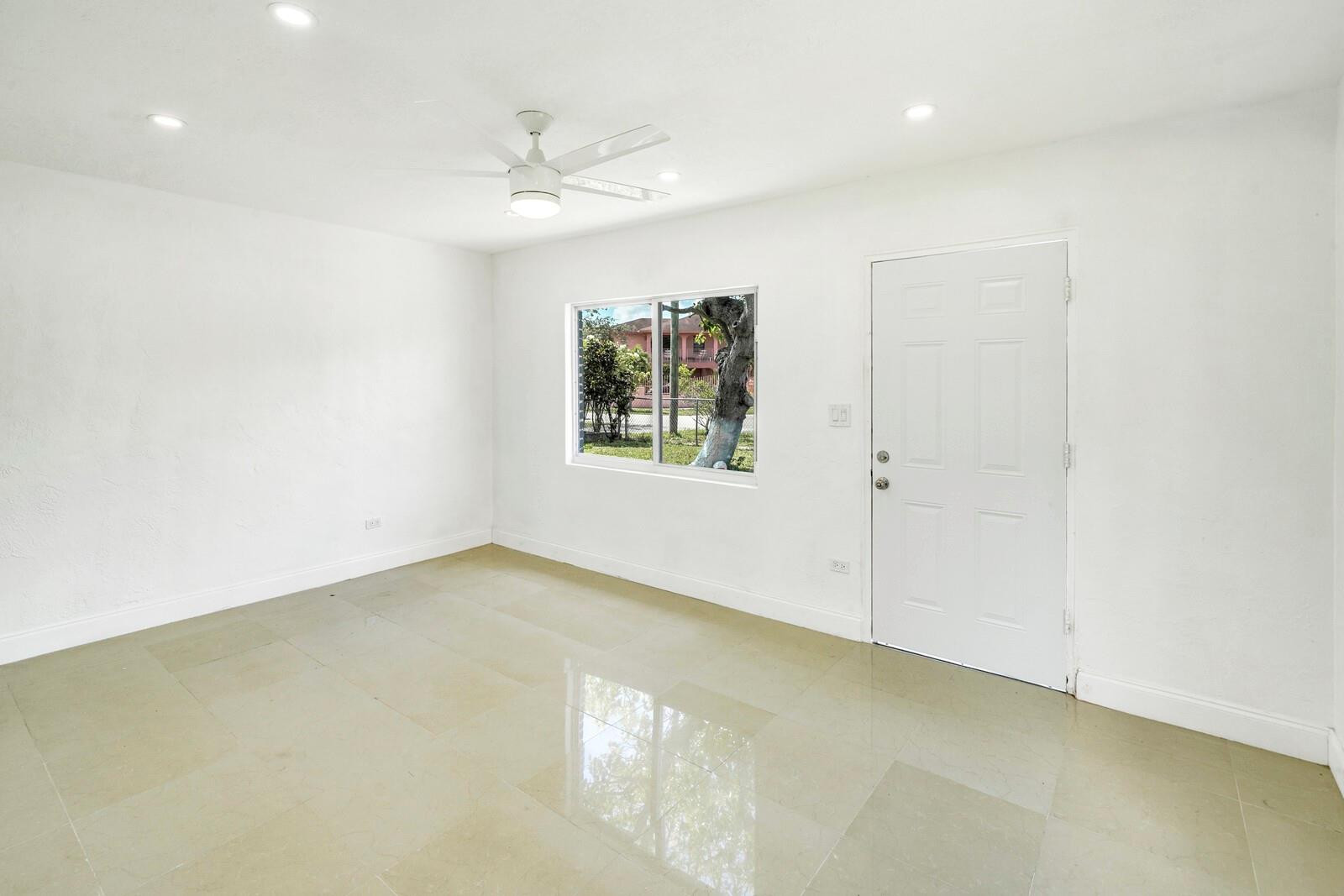 871 East 14th Street Hialeah, FL 33010 - Photo 3 of 16 Photo 3