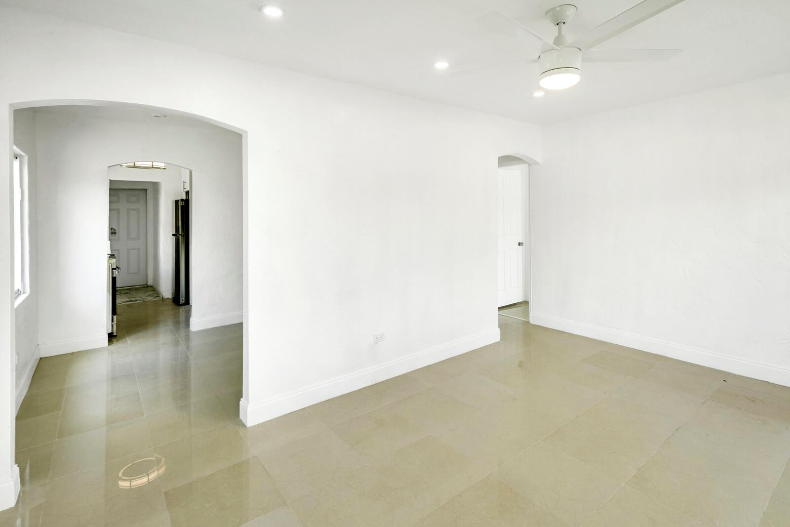 871 East 14th Street Hialeah, FL 33010 - Photo 4 of 16 Photo 4