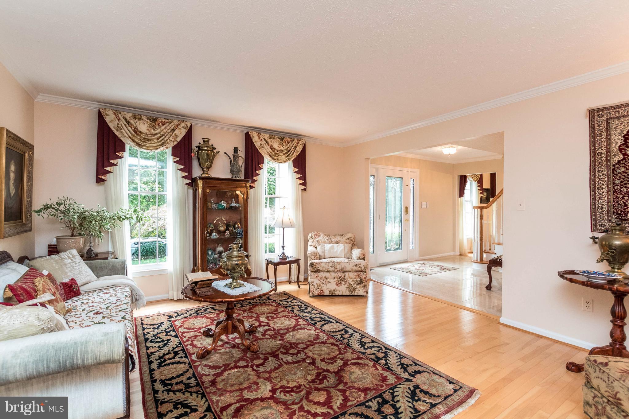 5142 Beaverbrook Road Columbia, MD 21044 - Photo 12 of 30 Living Room