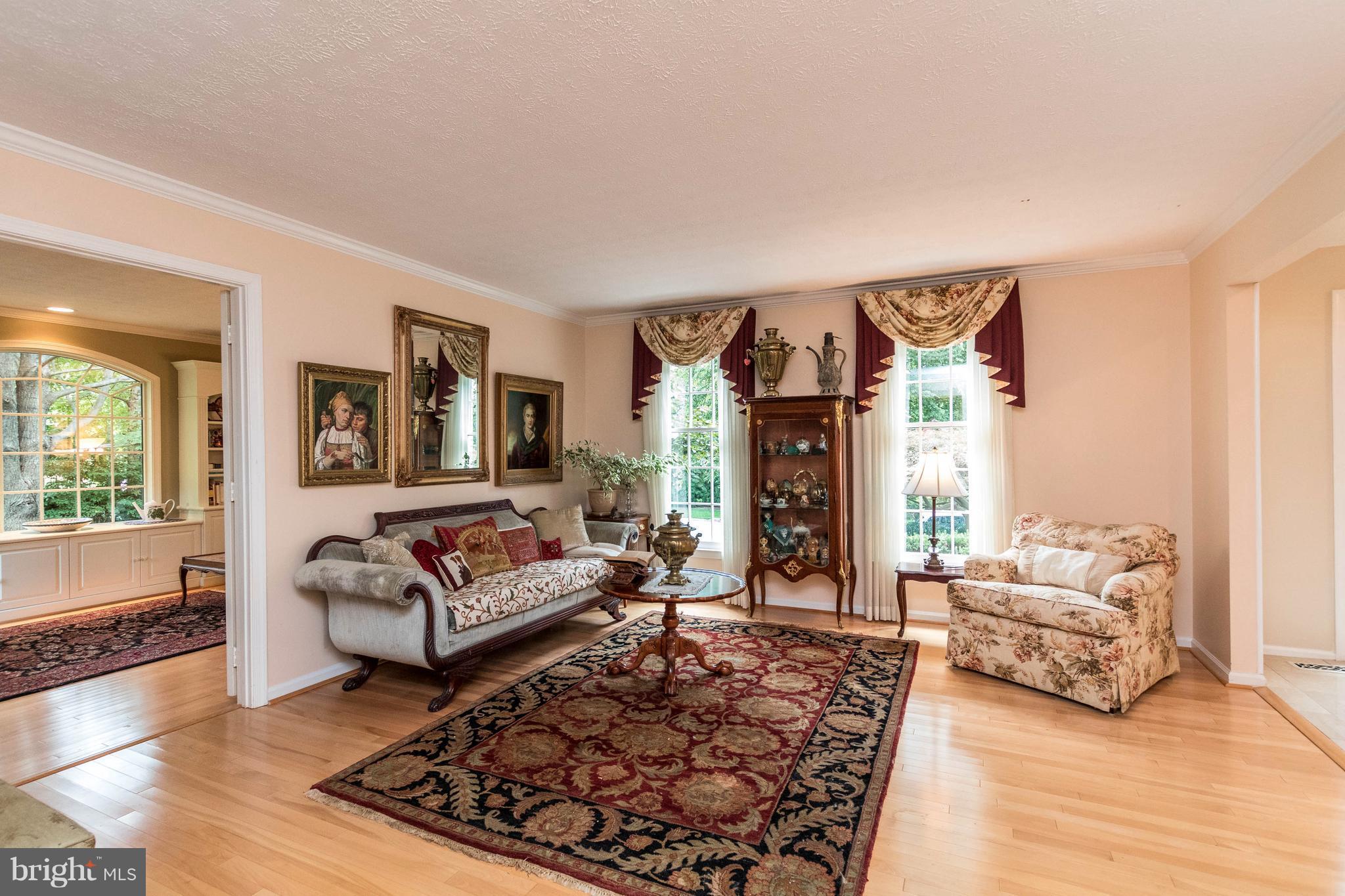 5142 Beaverbrook Road Columbia, MD 21044 - Photo 15 of 30 Living Room