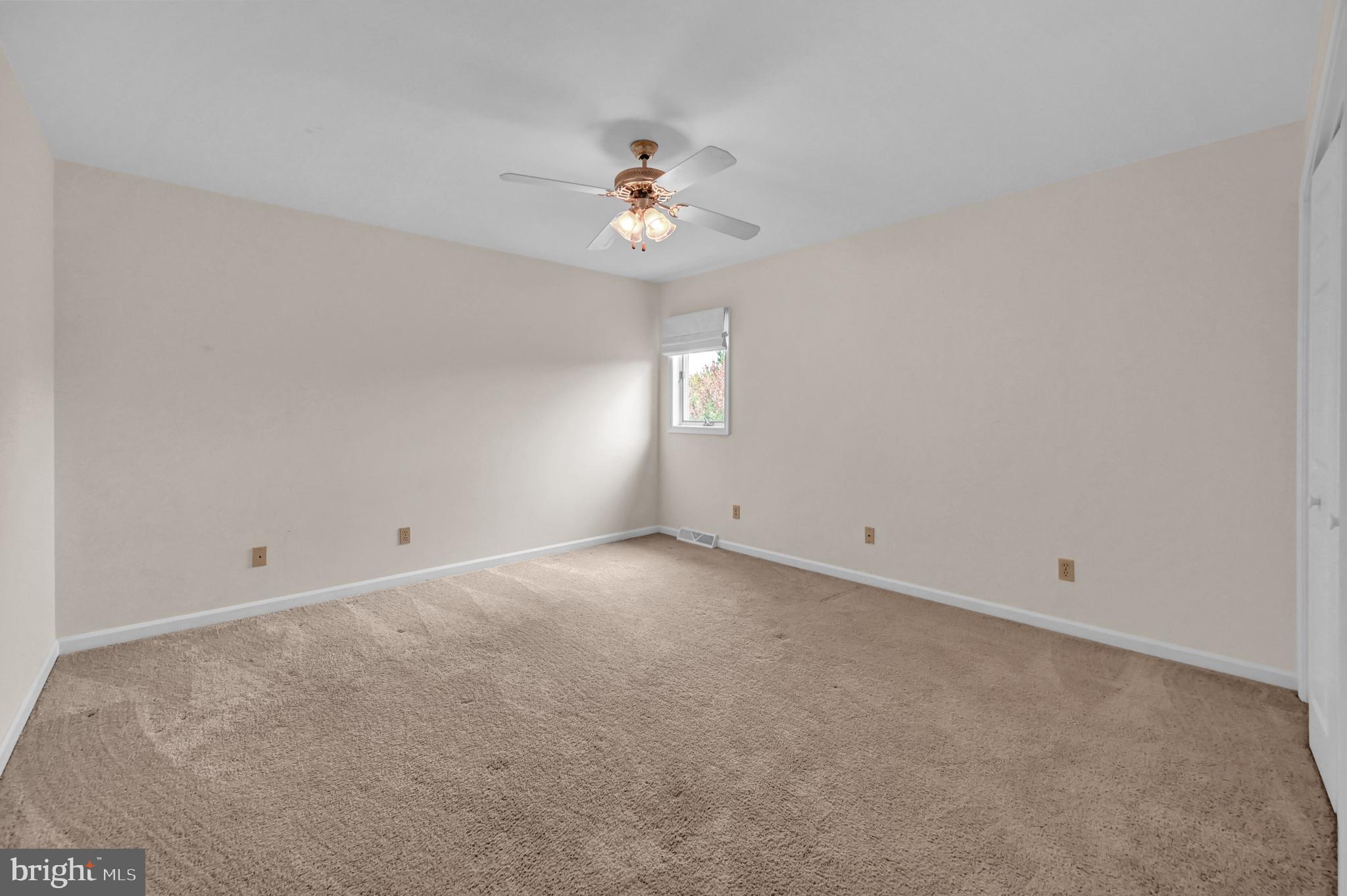 383 Tri Hill Road, Unit 10 York, PA 17403 - Photo 31 of 44 2nd level Bedroom