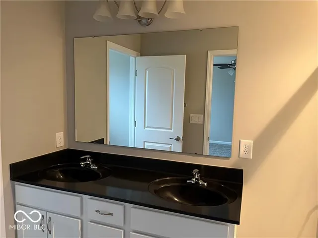 $1,975 | 9743 Prairie Smoke Drive, Noblesville, IN 46060