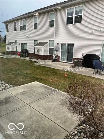 $1,975 | 9743 Prairie Smoke Drive, Noblesville, IN 46060