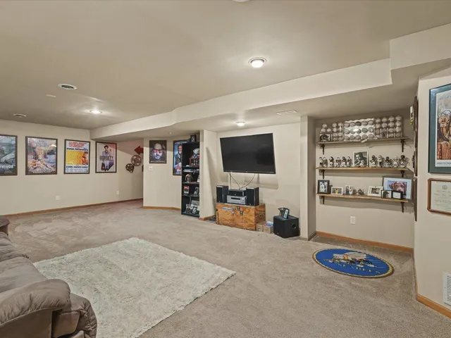 $275,000 | 919 Gregory Way, Winnebago, IL 61088