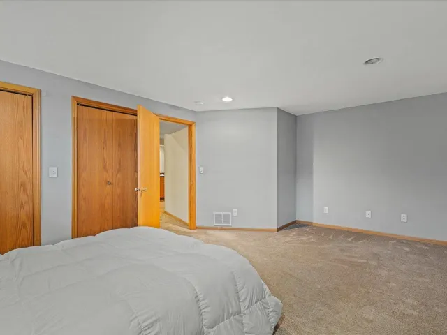 $275,000 | 919 Gregory Way, Winnebago, IL 61088