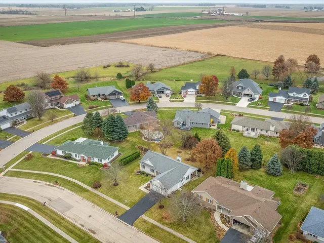 $275,000 | 919 Gregory Way, Winnebago, IL 61088