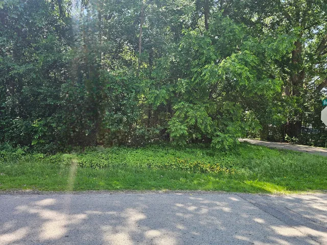 $12,000 | 28379 West Main Street, Wauconda, IL 60084