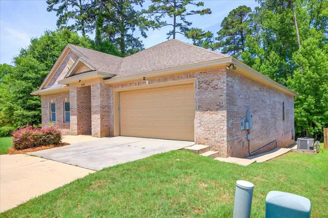 $398,000 | 3300 Harbor Club Drive, Tallahassee, FL 32308