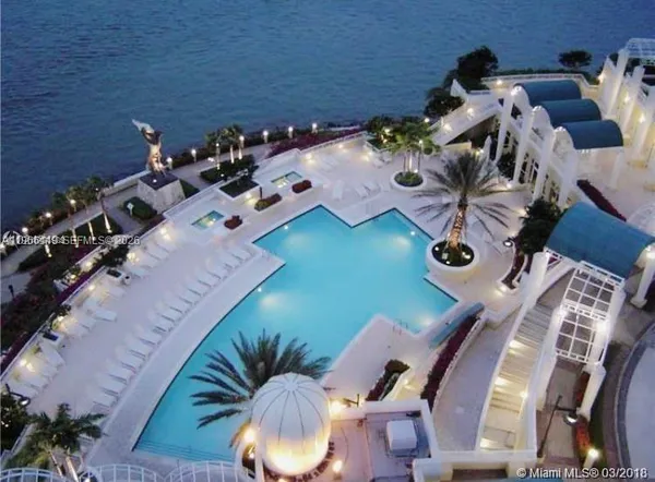 a view of parking room with entryway