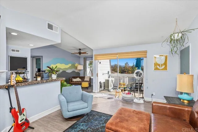 $399,999 | 5094 Via Manos, Unit E, Oceanside, CA 92057