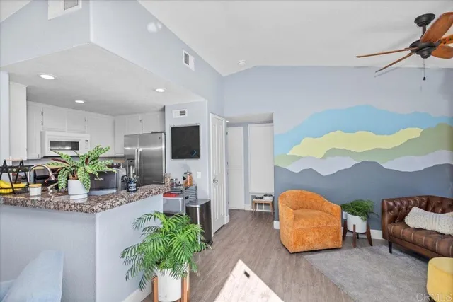 $399,999 | 5094 Via Manos, Unit E, Oceanside, CA 92057